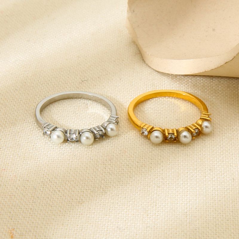 Anillo Redondo De Acero Inoxidable Con Perla Y Diamantes
