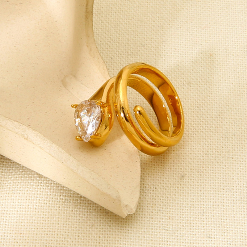 Anillo De Acero Inoxidable Con Forma De Lágrima De Diamantes