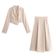 Traje Blazer Y Falda De Poliéster Con Solapa