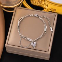 Pointed Peach Steel Color Titanium Steel Heart Bracelet
