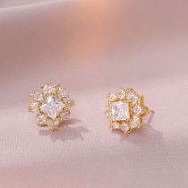 Pendientes Cuadrados De Diamantes De Acero Y Titanio
